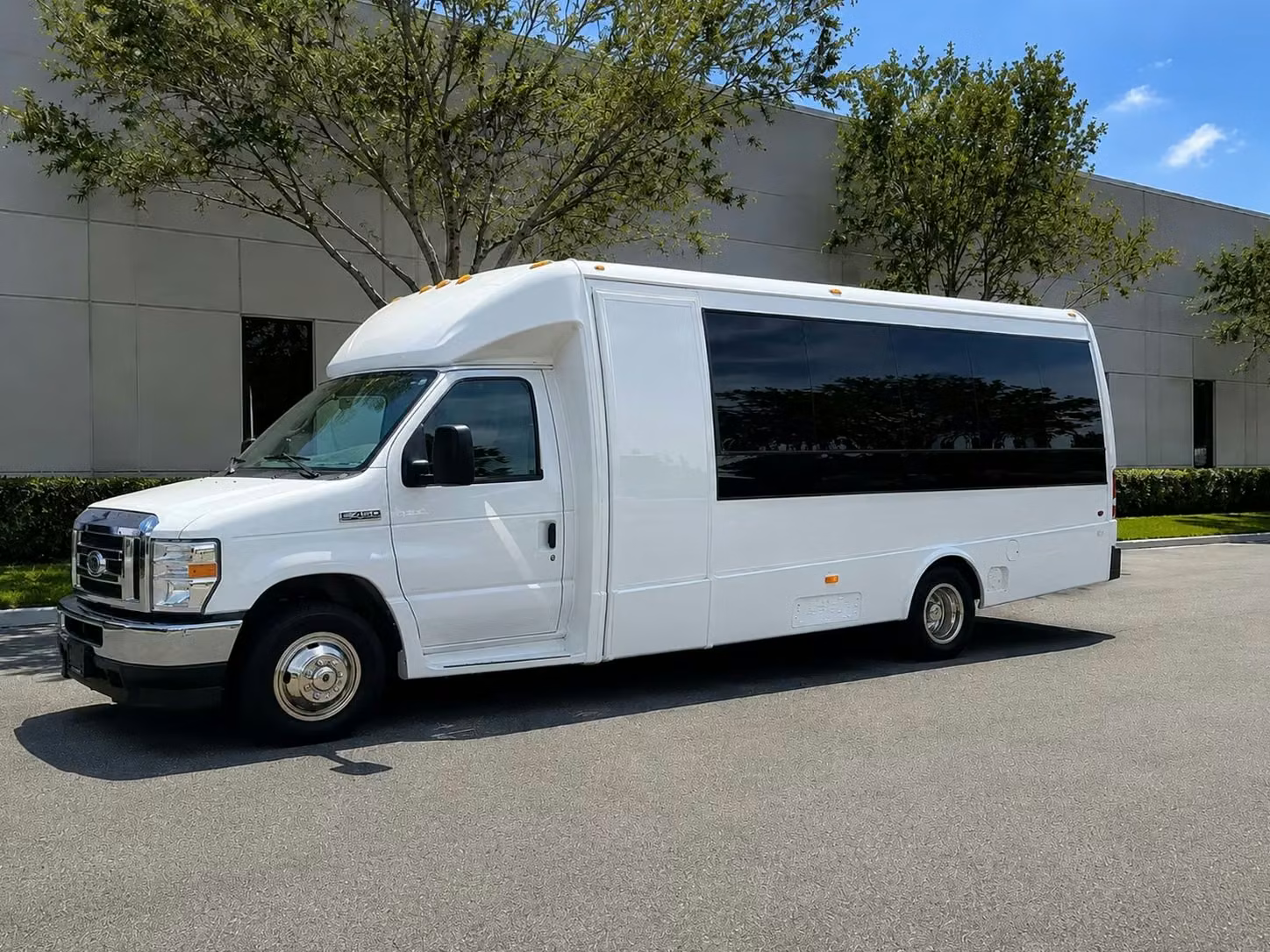 claremont 15 passenger minibus rental
