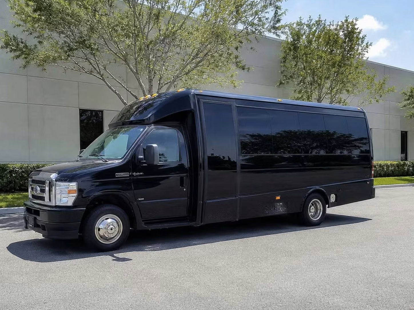 claremont 18 passenger minibus rental