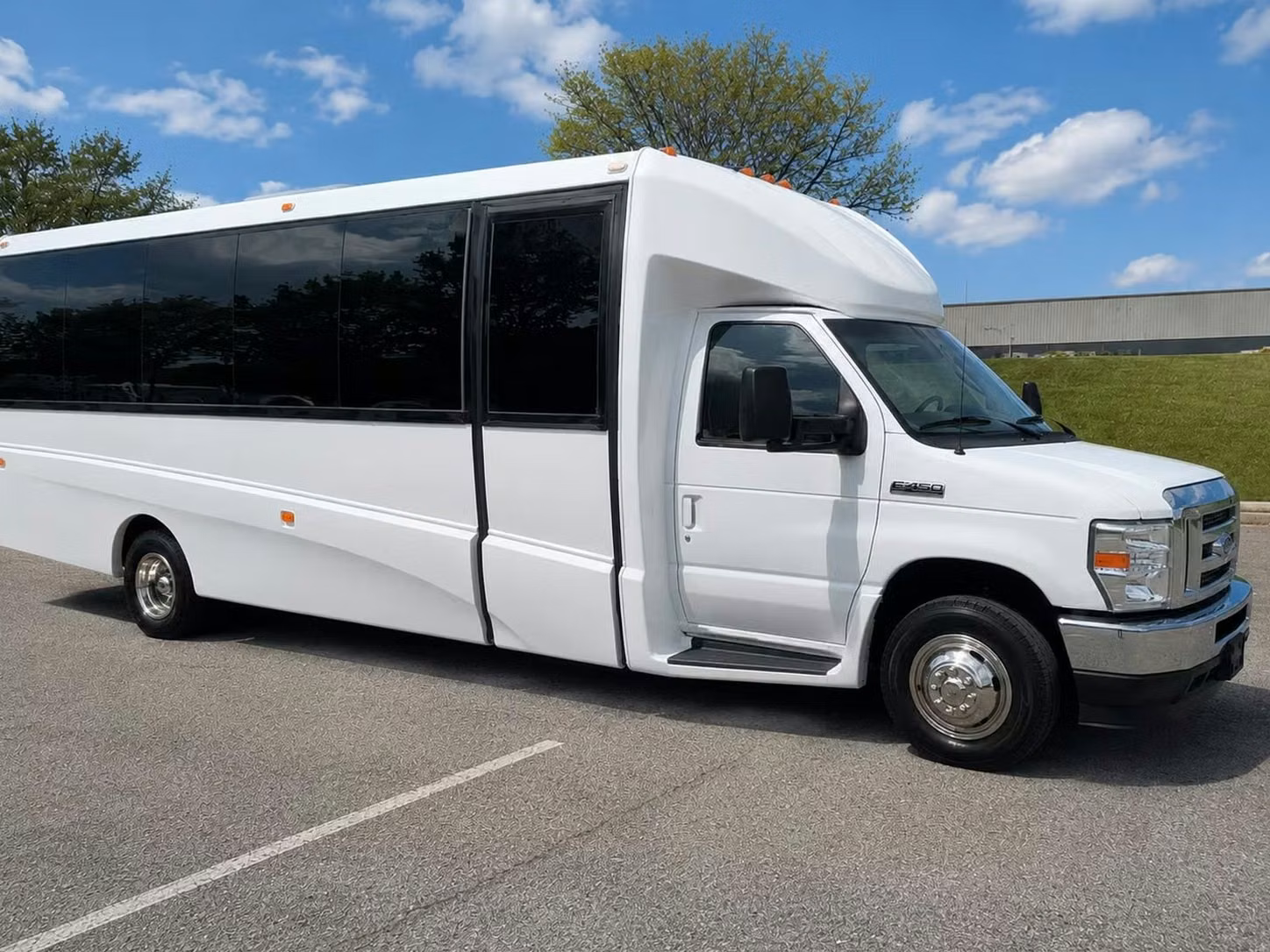 claremont 20 passenger minibus rental
